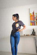 Cargar imagen en el visor de la galería, Polera gato y el cosmos