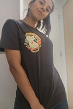 Cargar imagen en el visor de la galería, Polera gato y el cosmos