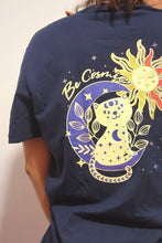 Cargar imagen en el visor de la galería, Polera gato y el cosmos