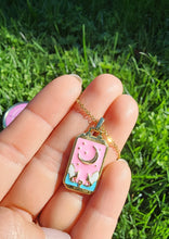 Cargar imagen en el visor de la galería, Luna rosa femenina