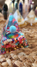 Cargar imagen en el visor de la galería, Adorno y colores vibrantes