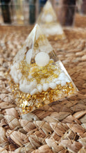 Cargar imagen en el visor de la galería, Cuarzos y simbología sagrada