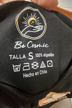 Cargar imagen en el visor de la galería, Polera gato y el cosmos