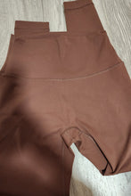 Cargar imagen en el visor de la galería, Calza sin costura café