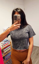 Cargar imagen en el visor de la galería, Polera crop top colores