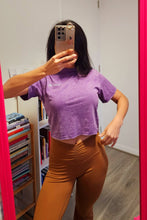 Cargar imagen en el visor de la galería, Polera crop top colores