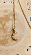 Cargar imagen en el visor de la galería, Luna baño de oro
