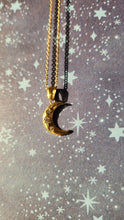 Cargar imagen en el visor de la galería, Luna baño de oro