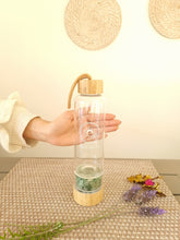 Cargar imagen en el visor de la galería, Botella vidrio poder aventurina