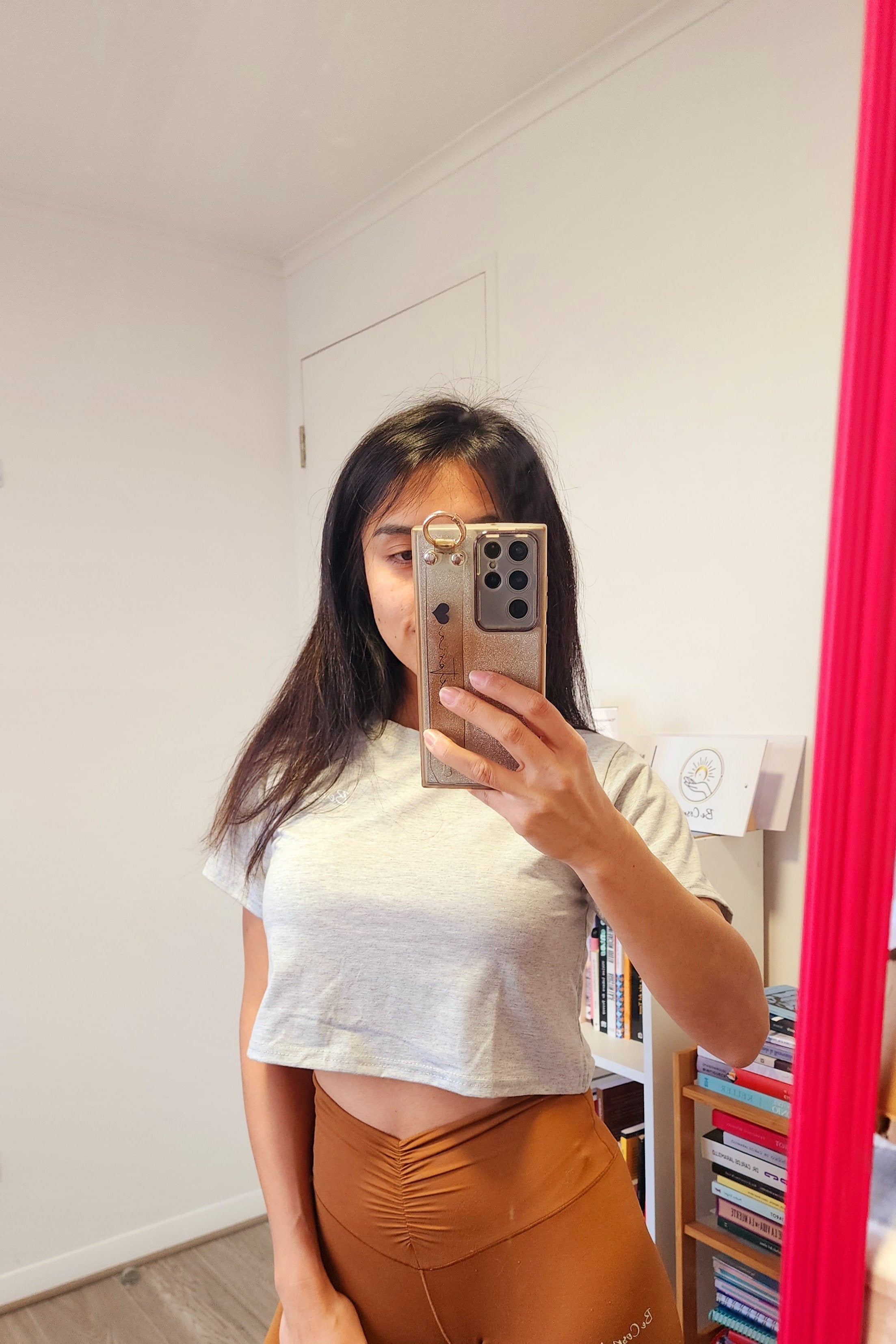 Polera crop top elásticada